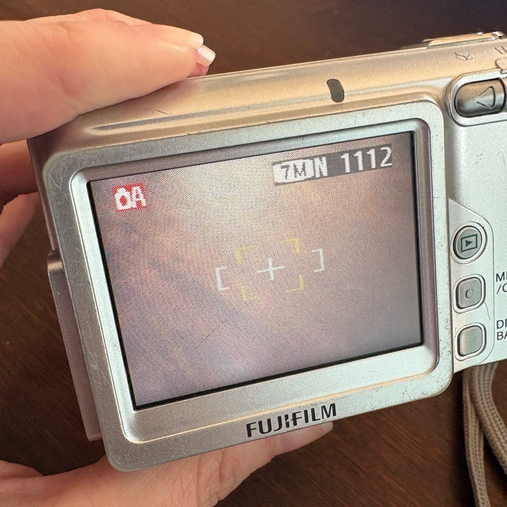 Fujifilm Finepix A700 Series 7.3MP Silver Compact Digital Camera w/ Wrist Strap - Picture 11 of 11